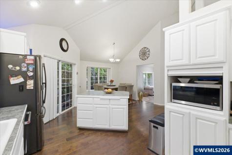 1756 Snowbird Drive NW Salem OR 97304