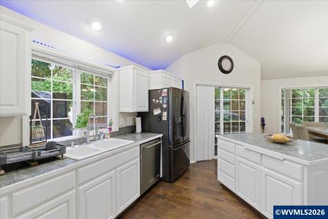 1756 Snowbird Drive NW Salem OR 97304