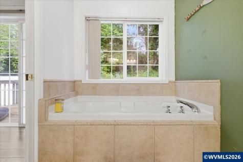 1756 Snowbird Drive NW Salem OR 97304