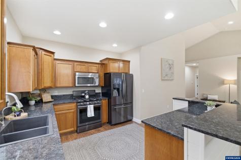338 NW Foxglove Street Dallas OR 97338