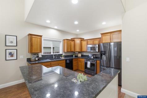 338 NW Foxglove Street Dallas OR 97338