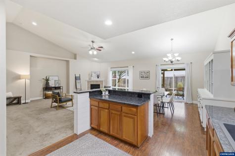 338 NW Foxglove Street Dallas OR 97338