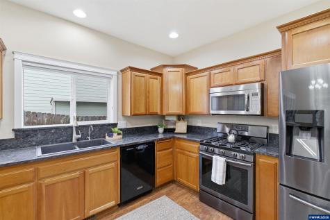 338 NW Foxglove Street Dallas OR 97338