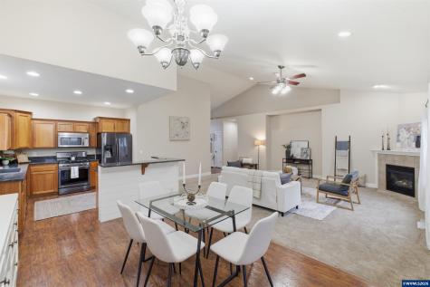 338 NW Foxglove Street Dallas OR 97338