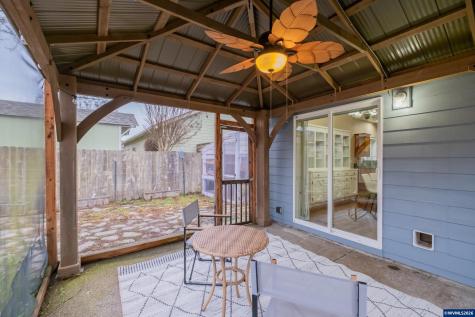 338 NW Foxglove Street Dallas OR 97338