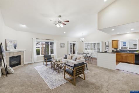 338 NW Foxglove Street Dallas OR 97338