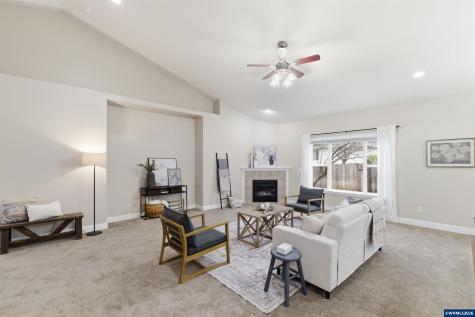 338 NW Foxglove Street Dallas OR 97338