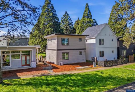 2042 Village Center Drive SE Salem OR 97302