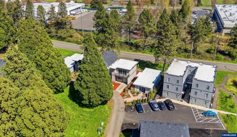 2042 Village Center Drive SE Salem OR 97302