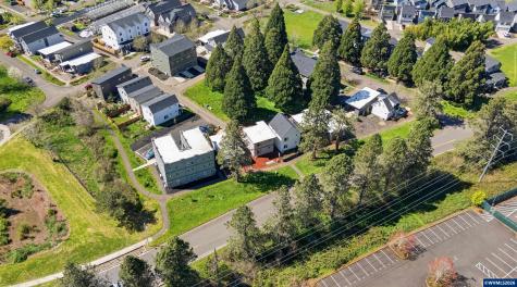2042 Village Center Drive SE Salem OR 97302