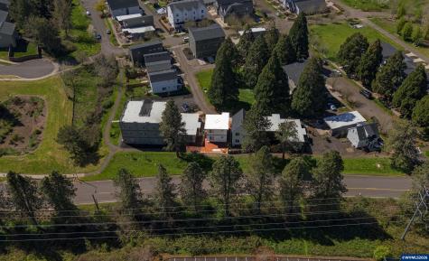 2042 Village Center Drive SE Salem OR 97302