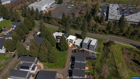 2042 Village Center Drive SE Salem OR 97302