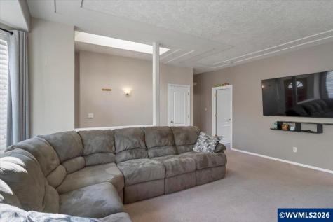2105 Deerwind Avenue NW Salem OR 97304