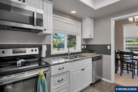 2105 Deerwind Avenue NW Salem OR 97304