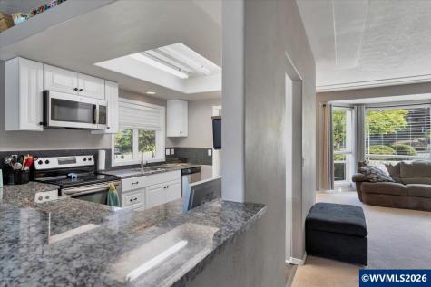 2105 Deerwind Avenue NW Salem OR 97304