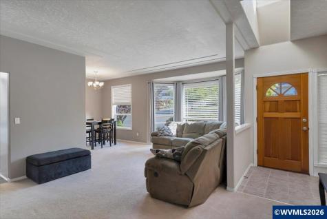2105 Deerwind Avenue NW Salem OR 97304