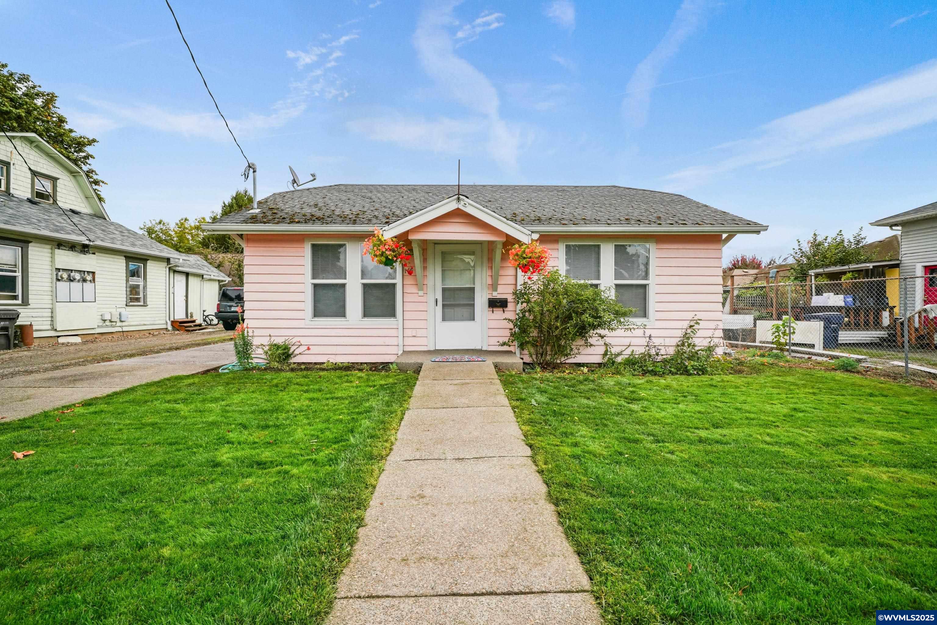 145 Ecols Street N Monmouth OR 97361