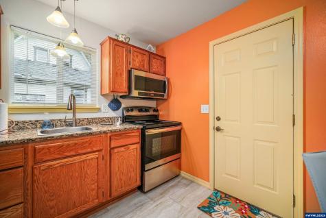 145 Ecols Street N Monmouth OR 97361