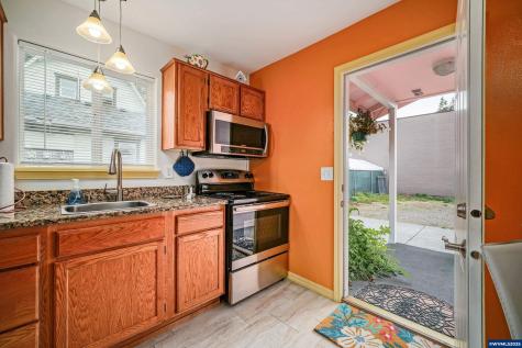 145 Ecols Street N Monmouth OR 97361