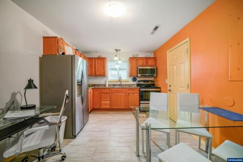 145 Ecols Street N Monmouth OR 97361