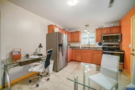 145 Ecols Street N Monmouth OR 97361