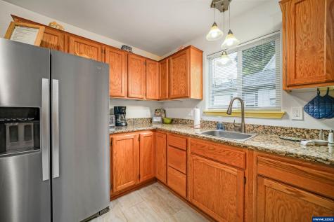 145 Ecols Street N Monmouth OR 97361