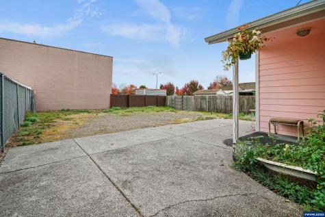 145 Ecols Street N Monmouth OR 97361