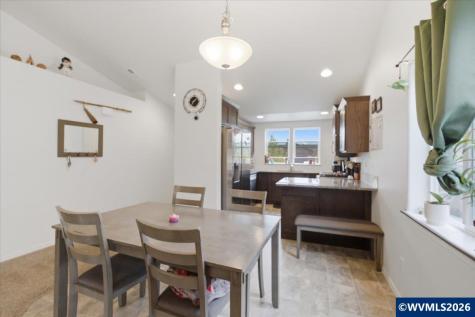 1423 SE Snowberry Avenue Dallas OR 97338