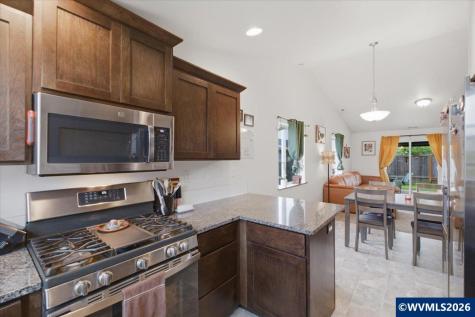 1423 SE Snowberry Avenue Dallas OR 97338