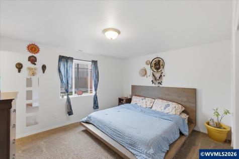 1423 SE Snowberry Avenue Dallas OR 97338