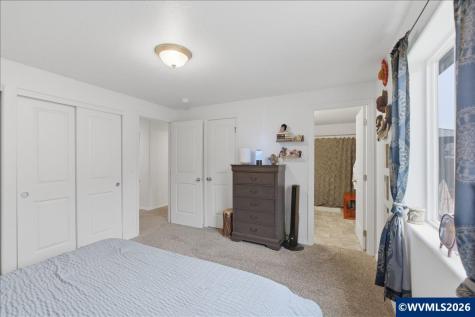 1423 SE Snowberry Avenue Dallas OR 97338
