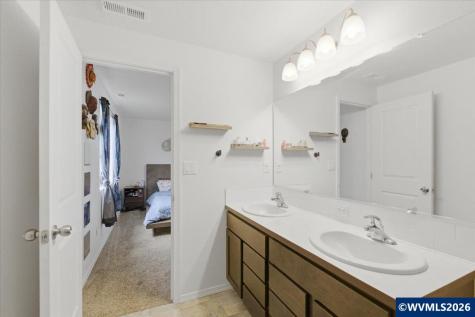 1423 SE Snowberry Avenue Dallas OR 97338