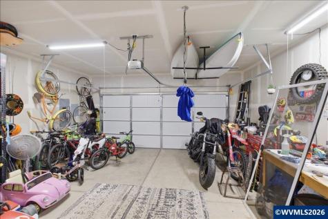 1423 SE Snowberry Avenue Dallas OR 97338