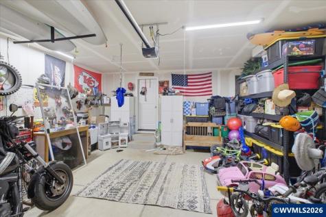 1423 SE Snowberry Avenue Dallas OR 97338