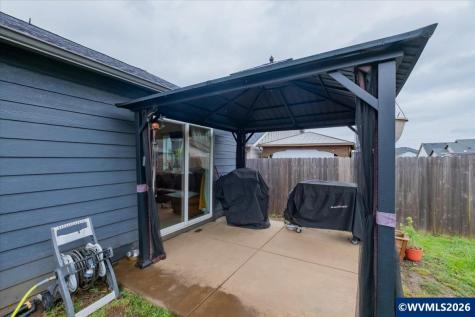 1423 SE Snowberry Avenue Dallas OR 97338