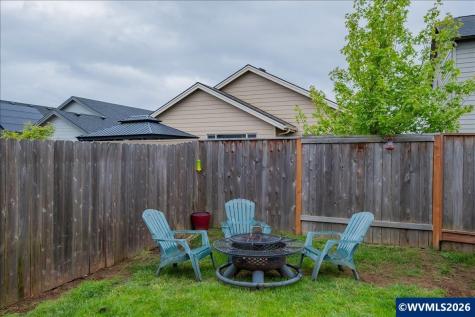 1423 SE Snowberry Avenue Dallas OR 97338