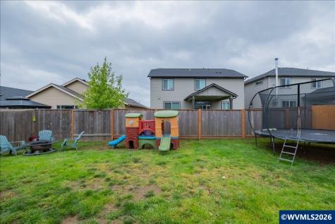 1423 SE Snowberry Avenue Dallas OR 97338