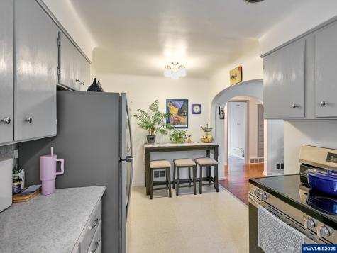 2075 Laurel Avenue NE Salem OR 97301