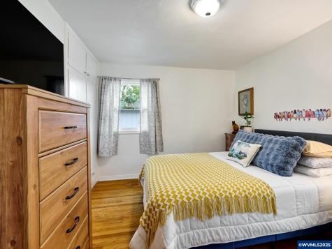 2075 Laurel Avenue NE Salem OR 97301