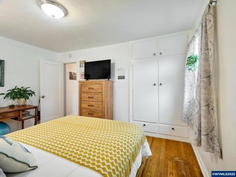 2075 Laurel Avenue NE Salem OR 97301