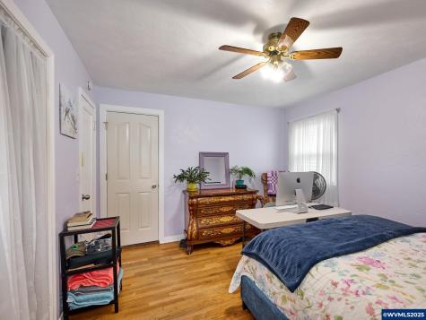 2075 Laurel Avenue NE Salem OR 97301