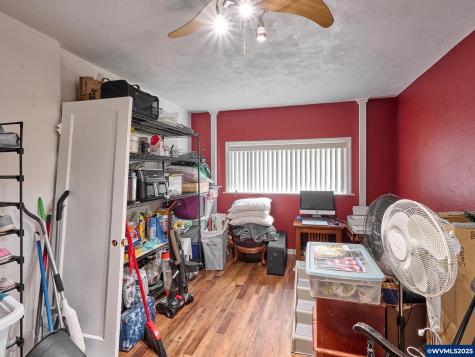 2075 Laurel Avenue NE Salem OR 97301