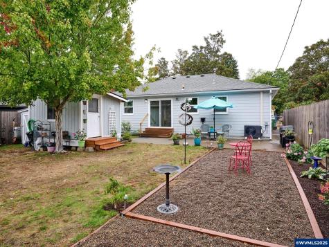 2075 Laurel Avenue NE Salem OR 97301