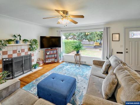 2075 Laurel Avenue NE Salem OR 97301