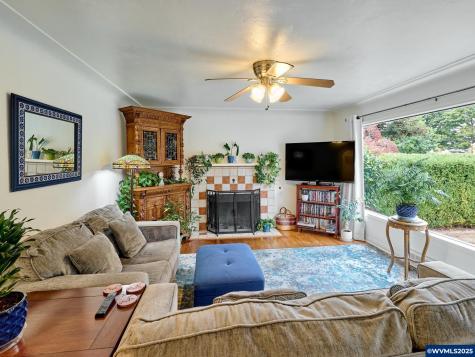2075 Laurel Avenue NE Salem OR 97301