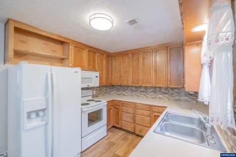 1110 Cascade Drive Lebanon OR 97355