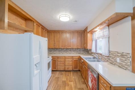 1110 Cascade Drive Lebanon OR 97355