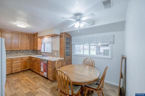 1110 Cascade Drive Lebanon OR 97355