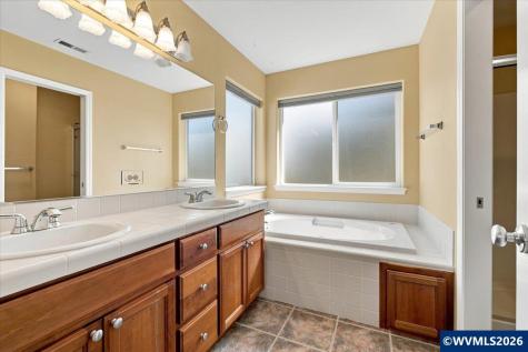 928 Feather Sky Street NW Salem OR 97304