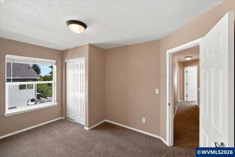 928 Feather Sky Street NW Salem OR 97304